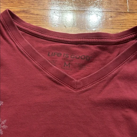 Life Is Good Maroon Womens V-Neck Shirt with Heart and Floral Design size M - Picture 2 of 5